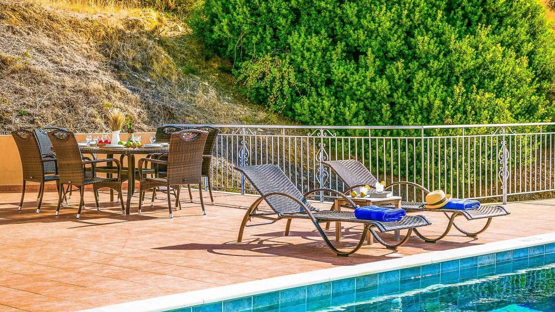 Villa Louloudia Ratzaklion
